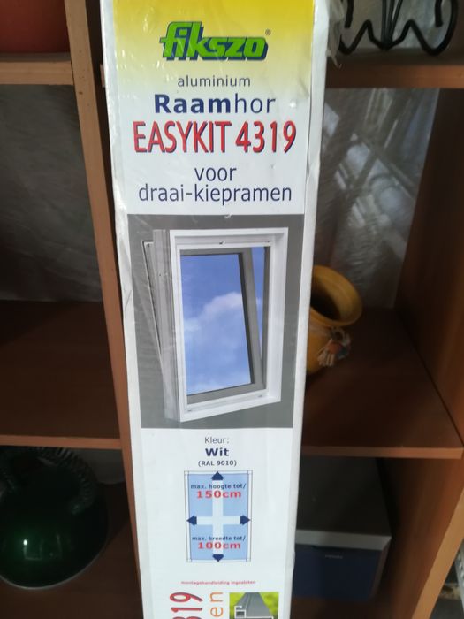 Portas , janelas , fitas  , mosqueteiros