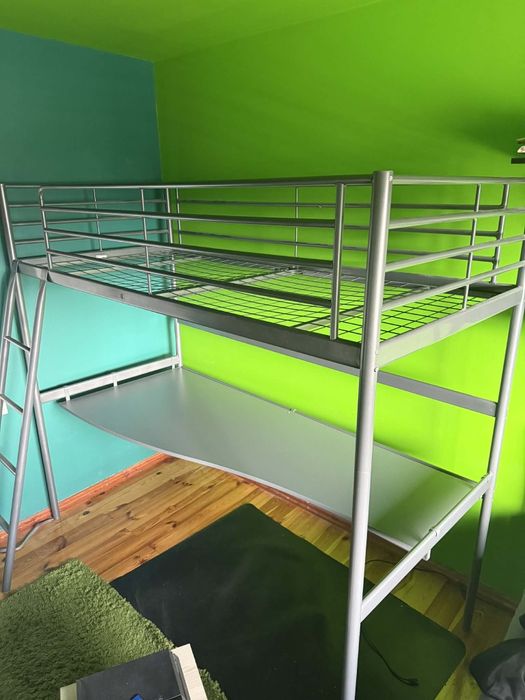 Łóżko piętrowe z biurkiem Ikea SVARTA