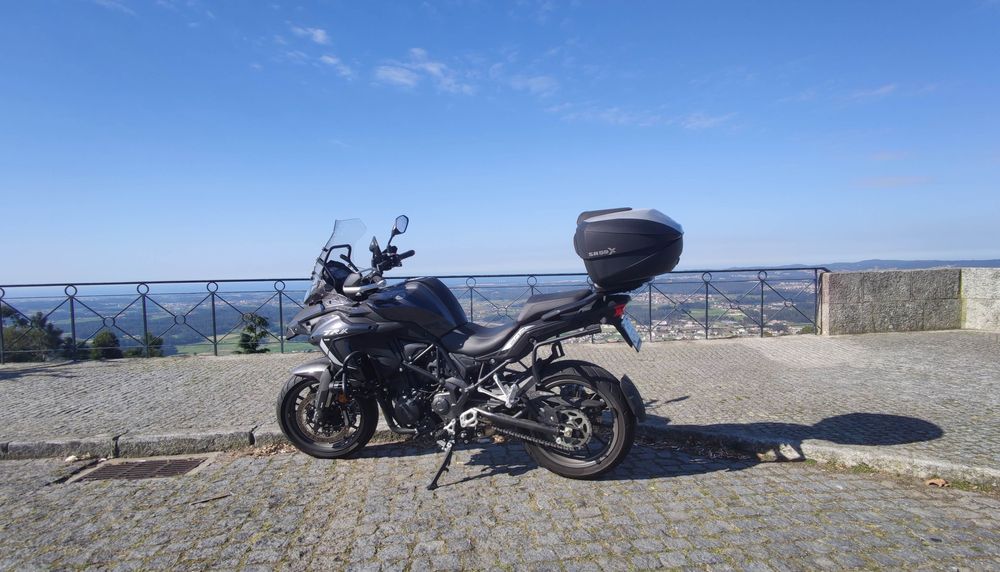 Benelli TRK 502 com extras