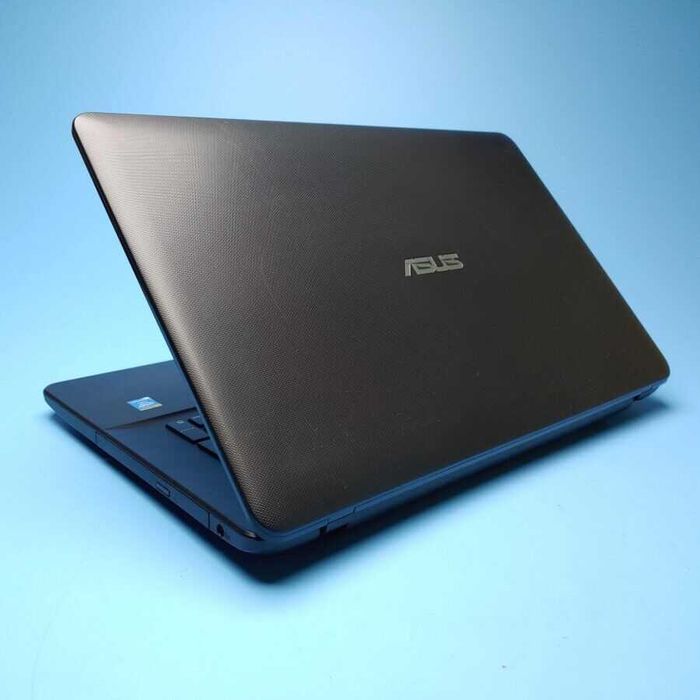 Ноутбук Asus 17.3 діагональ