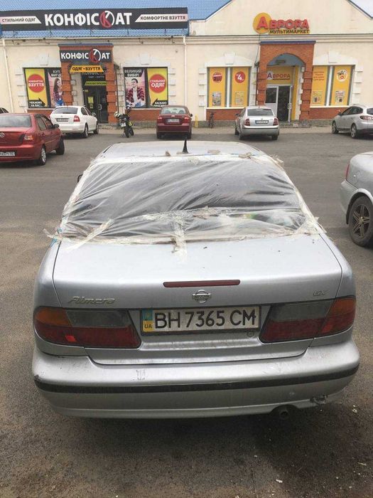 Авто нісан альмера