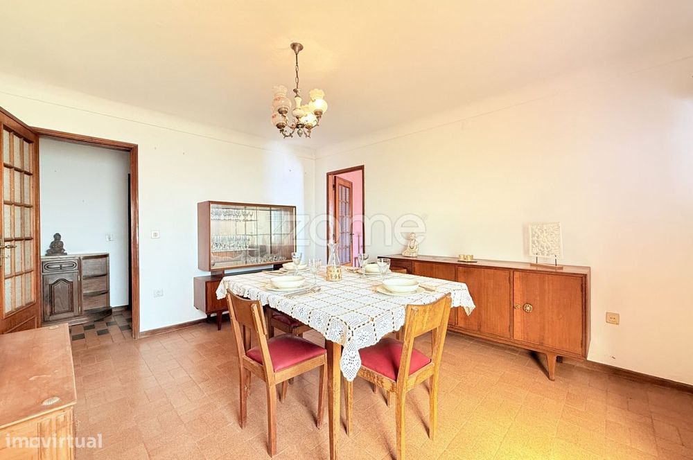 Moradia Térrea com 766 m² de Terreno e Poço