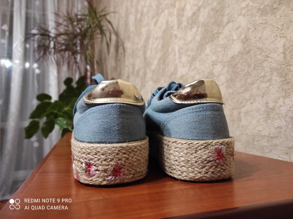 Кросівки жіночі джинсові