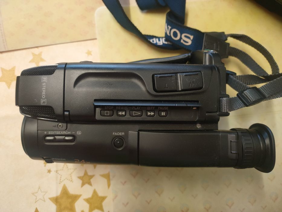 Máquina de filmar sony CCD-TR750E