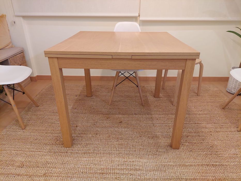 Conjunto Mesa e Cadeiras