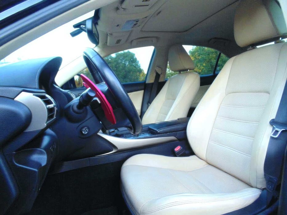 Lexus IS 250      2014