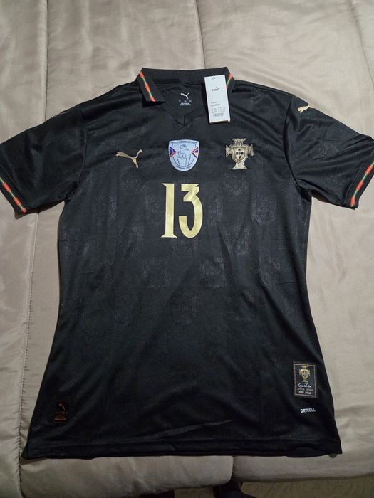 Camisola FPF edição especial Eusébio