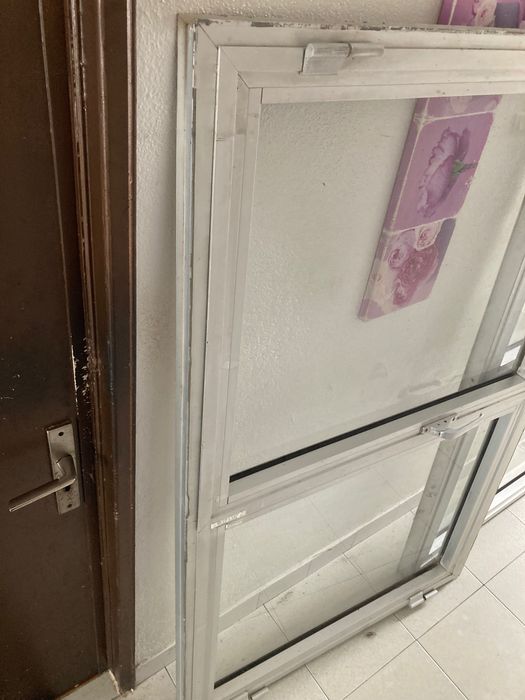 Vendo janela alumínio 1600x100