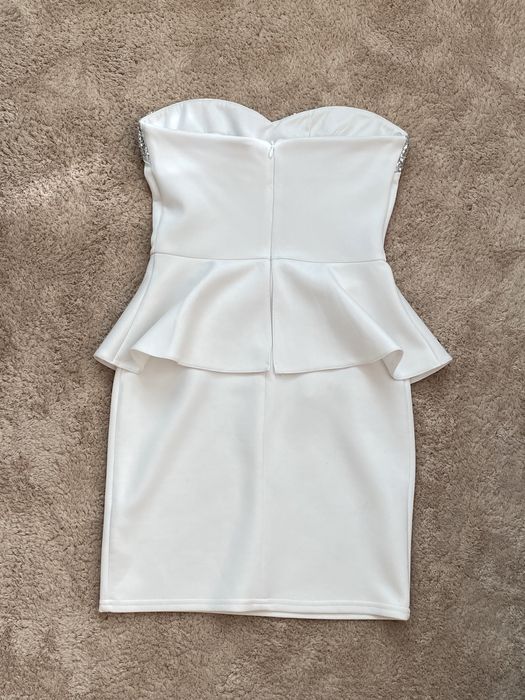 Sukienka biała wieczorowa