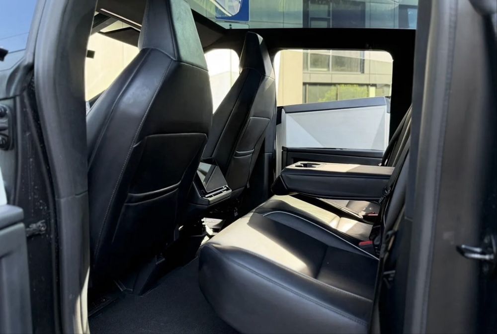 Tesla CyberTruck 2024самий дешевший в Україні!