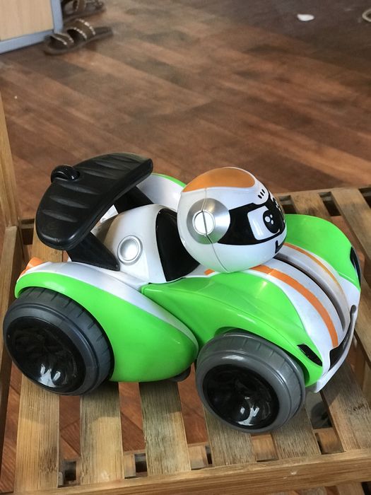 Машина-робот chicco для малышей