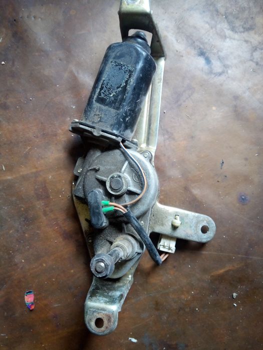 Мотор заднього склоочисника