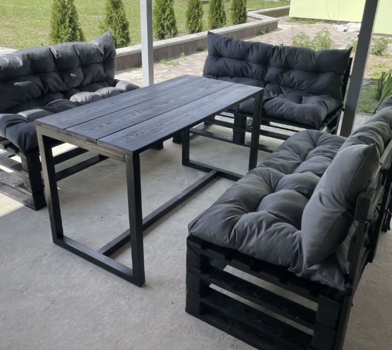 Меблі для тераси з дерева