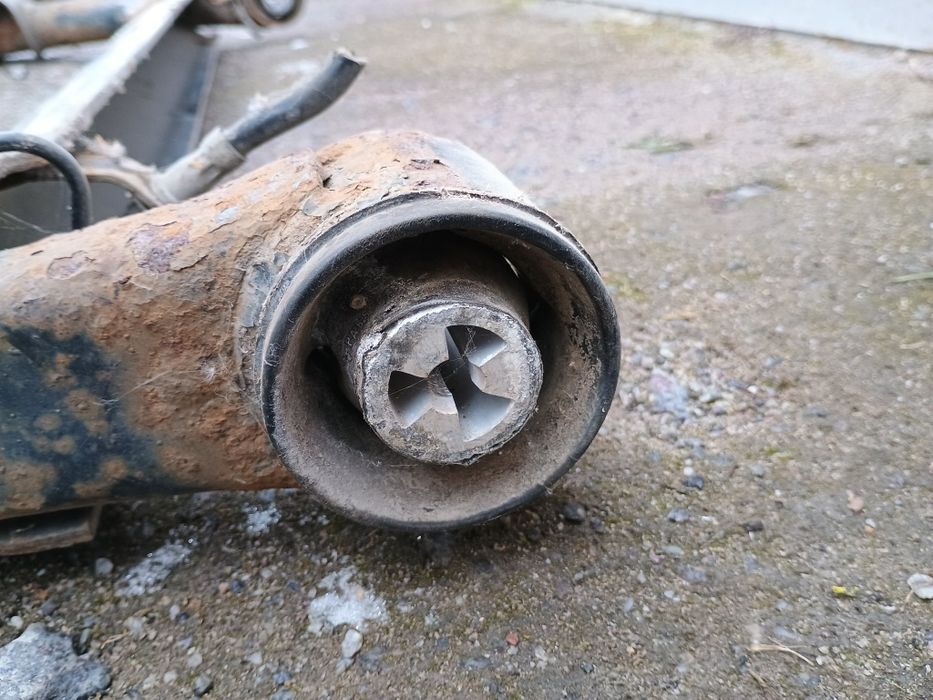 Задня балка Volkswagen Polo 3 Поло оригінальні сайлентблоки