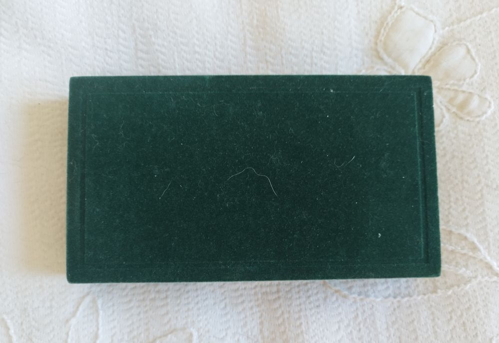 rara caixa de colecionador com figuras de cerâmica de Smurf. Estrumpfe