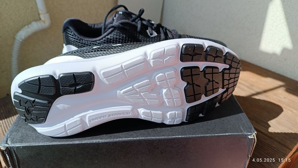 Buty Surge 3 Under Armour roz. 42,5