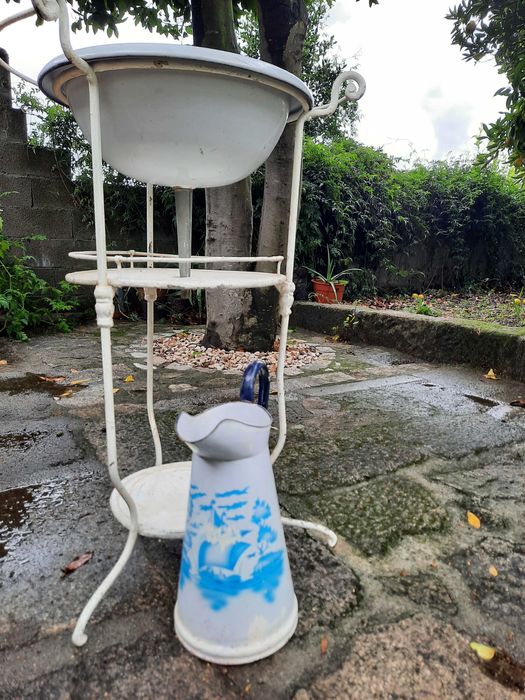 Bacia antiga em esmalte e ferro  | Old enamel and iron basin