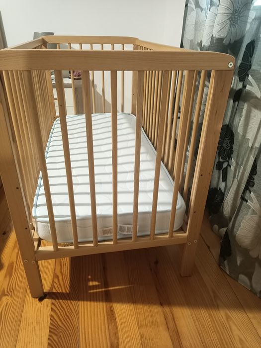Berço com colchão
