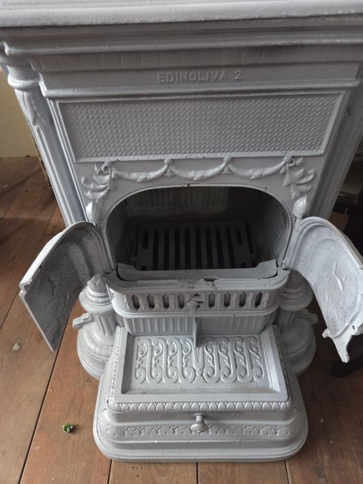 Salamandra em ferro fundido