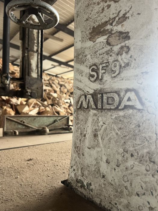 Serra de fita industrial