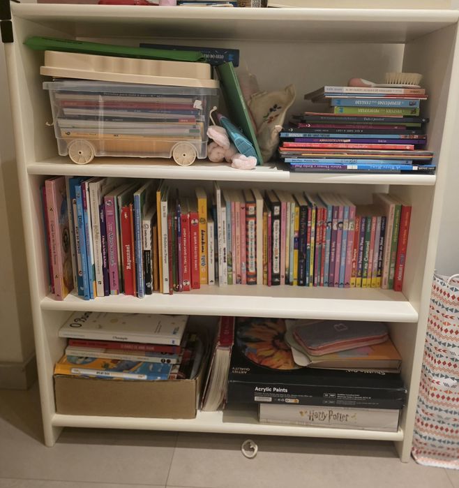 Beliche em L Branco com estante