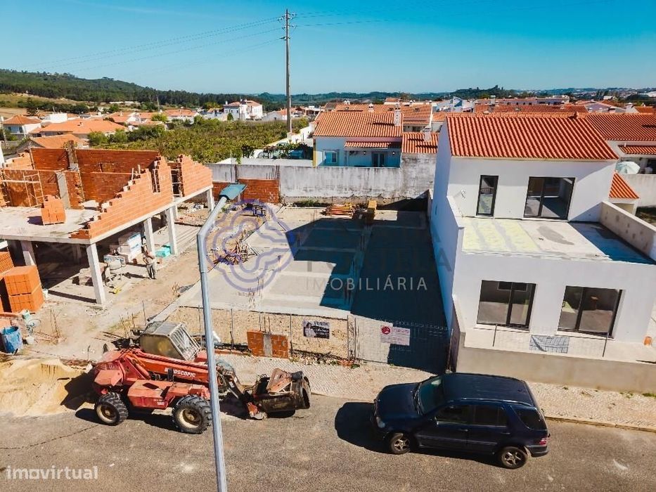 Moradia T3 independente com garagem na A-da-Gorda