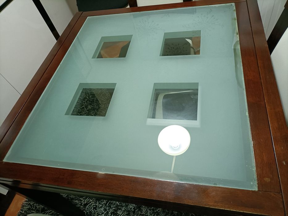 Mesa extensil + 4 cadeiras