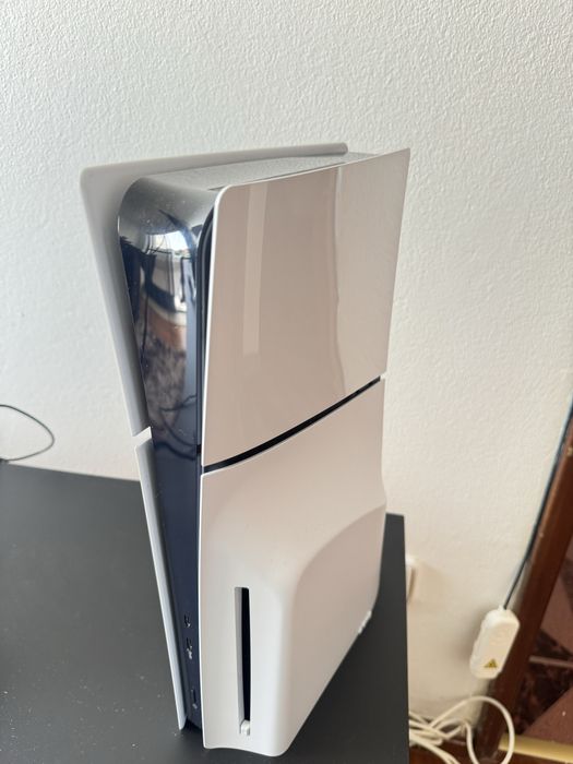 Vendo ps5 2 controles em otimo estado