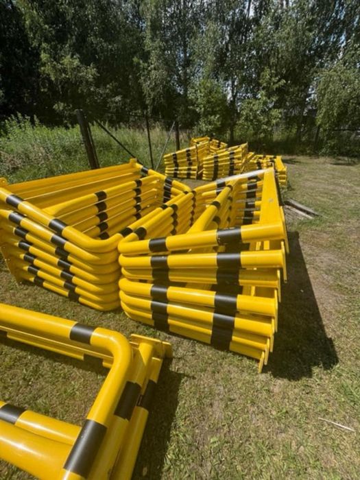 Barierki , odbojnice, techniczne, ogrodzenie , plac , hala