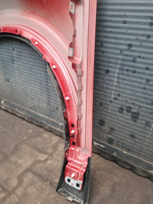 Ford Explorer EV błotnik przedni prawy 24r