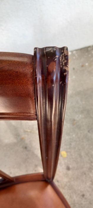 Mesa de sala oval  extensível + conjunto cadeiras