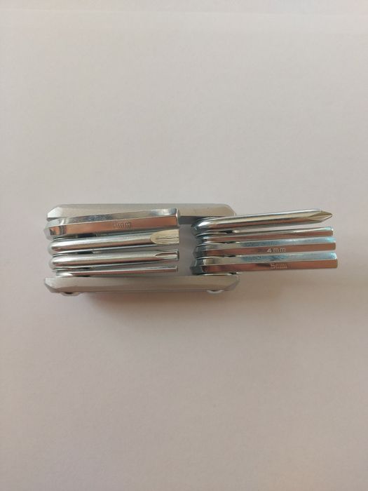 Narzędzie wielofunkcyjne 8w1 rowerowe Multitool imbusy torx śrubokręt