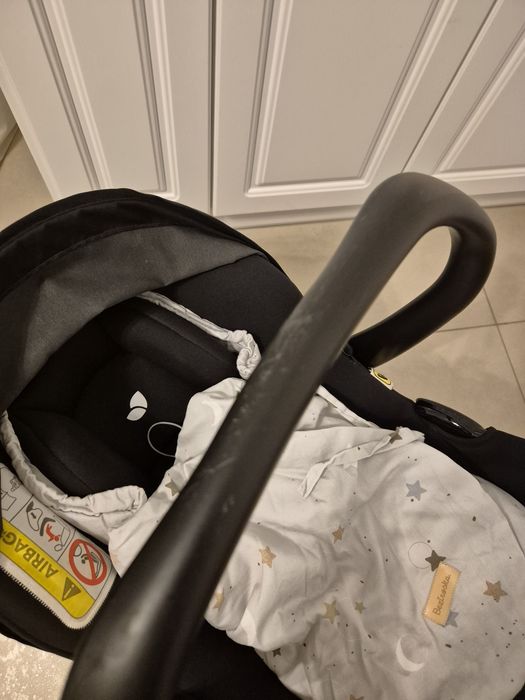 Fotelik Joie I-snug wraz z bazą