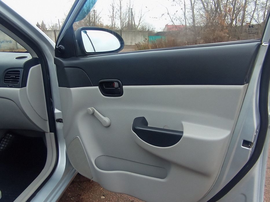 Hyundai accent 1,4 бензин