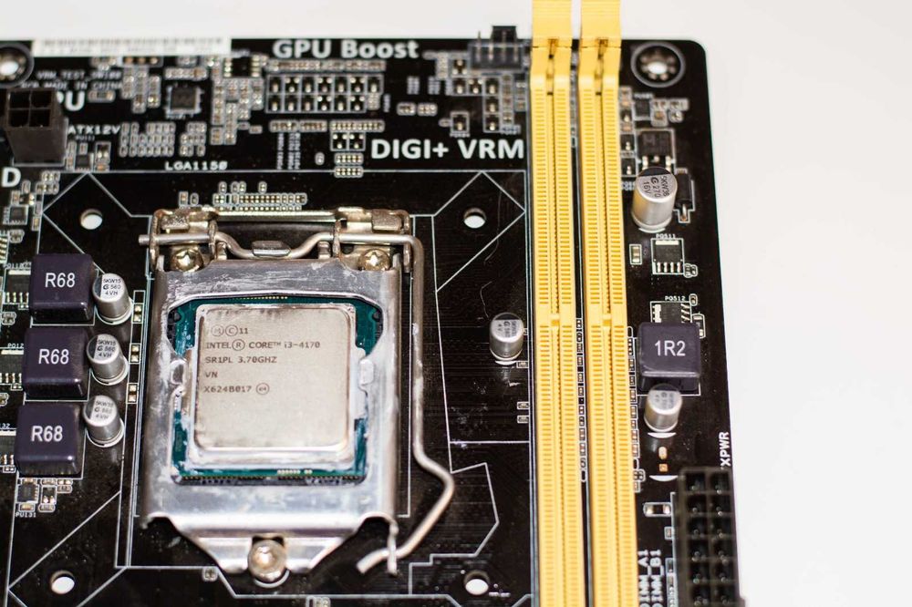 Motherboard Asus HB1M-A + Processador I3 417064752319985539124