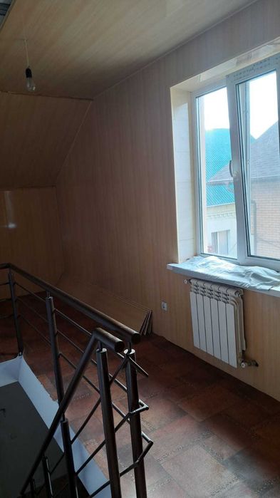 Здається в довгострокову оренду 2х поверховий дім в с. Обухівка