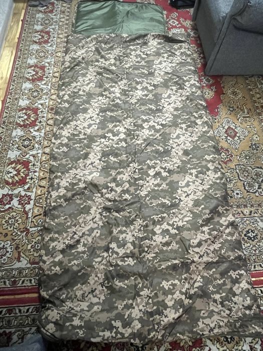 Спальник новый зимний, большой (2х местный) пиксель