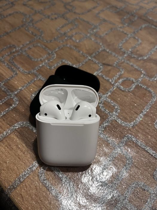 Apple airpods 2 gen z etui ładującym