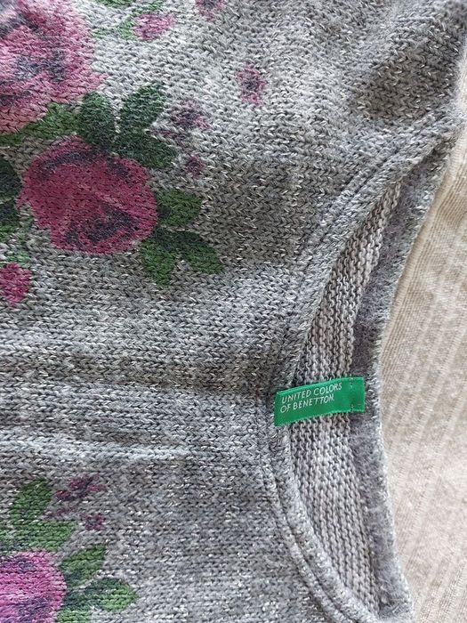 Camisola dourada Benetton Linda