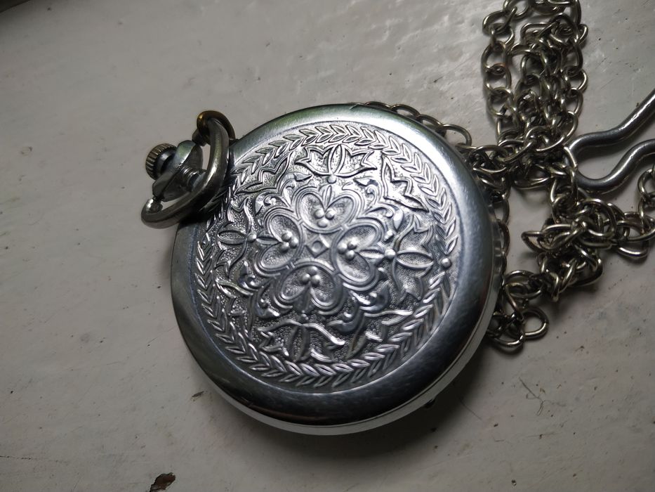 Часы карманные на цепочке Молния