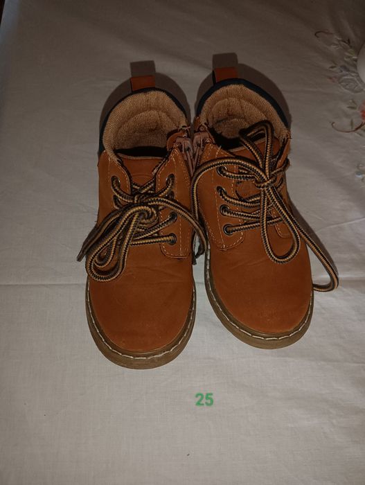 Botas novas menino