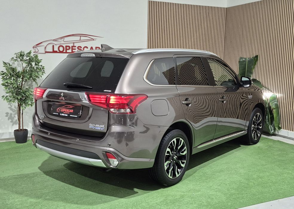Mitsubishi Outlander 2.0PHEV 4WD - 100.000KM | GARANTIA | NACIONAL - Hibrido Plug-in