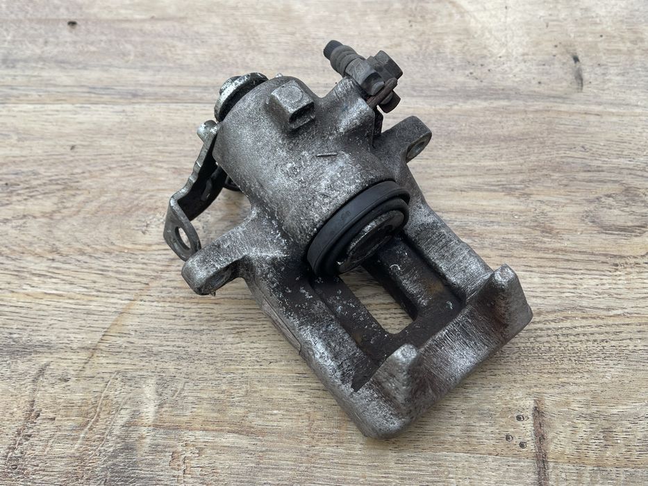 Задній суппорт Audi A4 B6 VW Passat B5 /Audi A6 C5 /Audi A4 B6 супорта