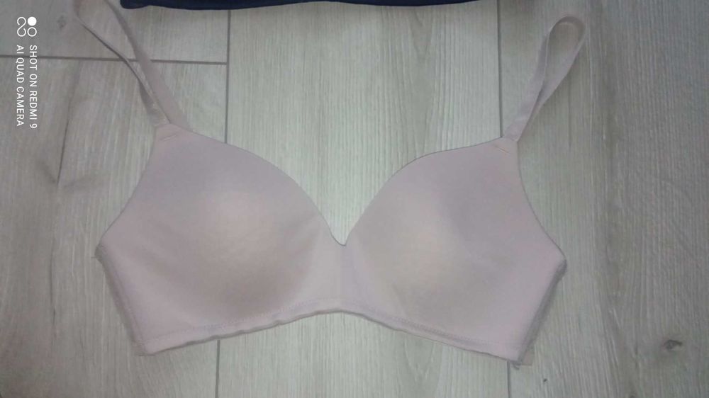 Бюстгальтера 75 А H&M