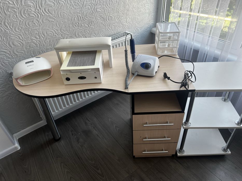 Набір для манікюру,фрезер,витяжка.