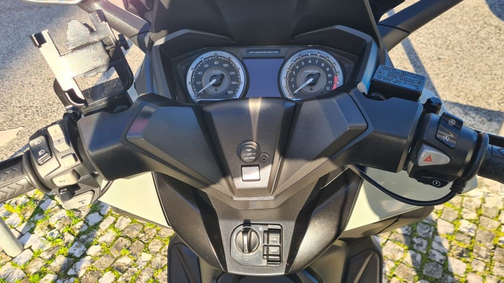 Honda Forza 125 –  2023 | Cinzento Mate | Como Nova