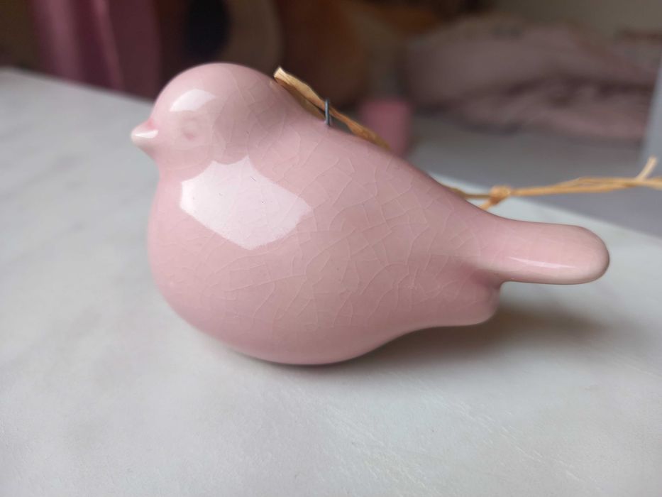 Figurka porcelanowa ptaszek różowa