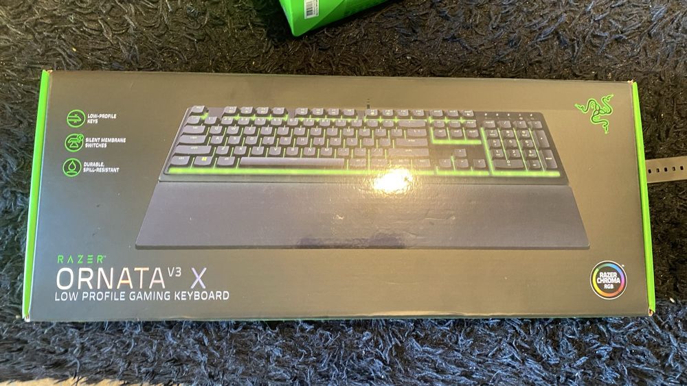 Fones RAZER e Teclado RAZER