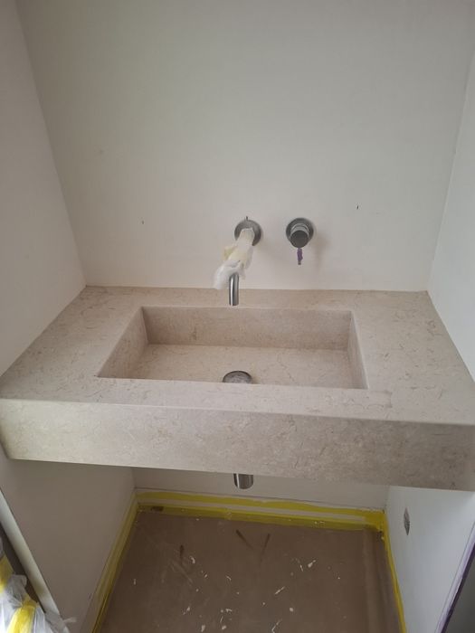 Lavatórios em pedra