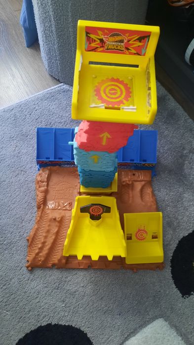 Hot wheels monster trucks arena